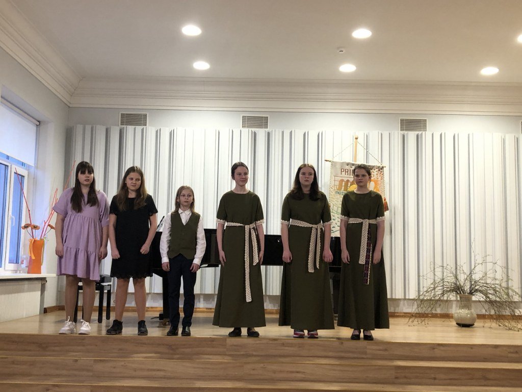 skolas jubilejas koncerts Priekules mūzikas un mākslas skolā (126)_1024x768