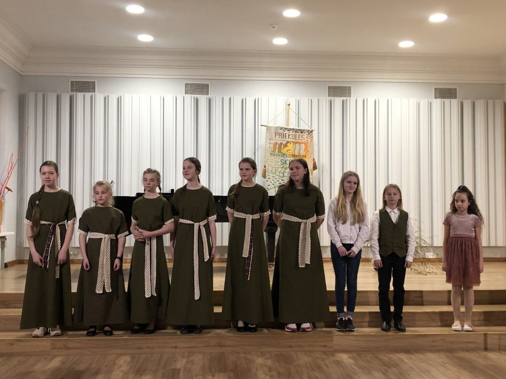 skolas jubilejas koncerts Priekules mūzikas un mākslas skolā (37)_1024x768