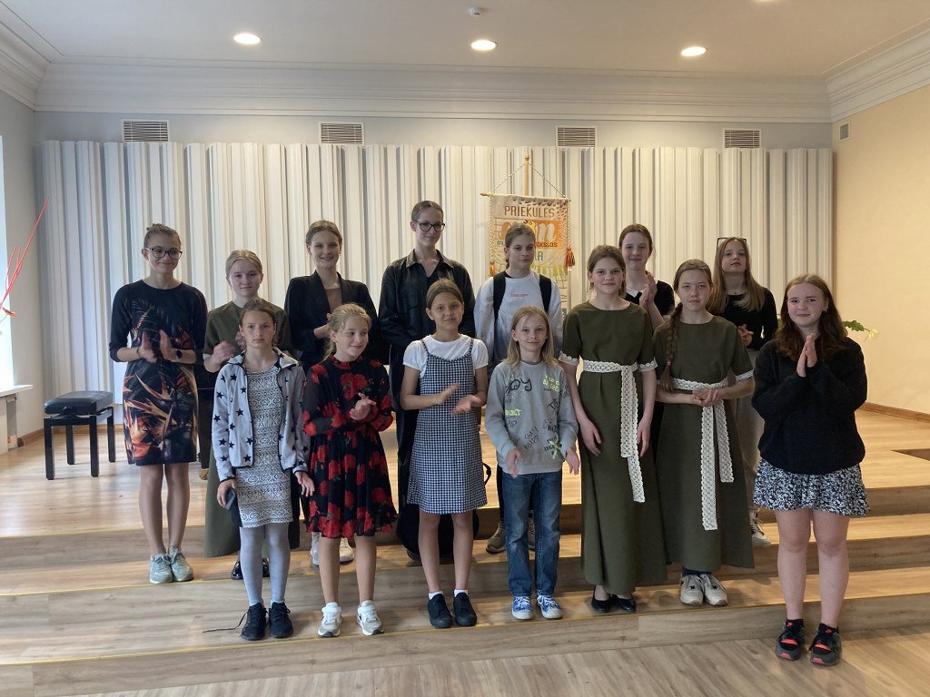 skolas beigšanas eksāmenu diena (5)_1024x768