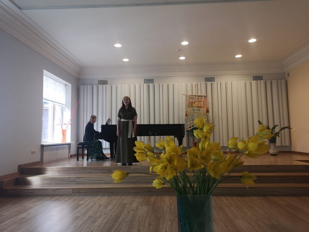 skolas beigšanas eksāmenu diena (8)_1024x768