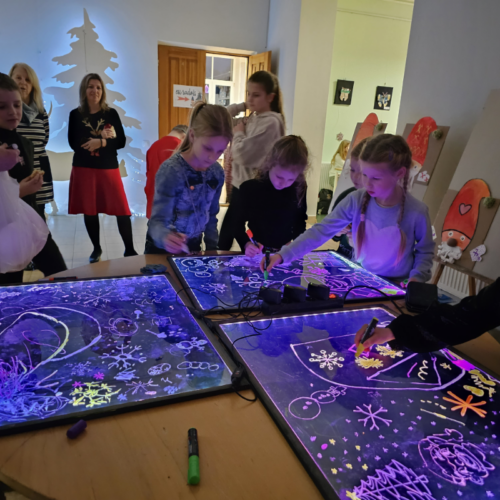 Ziemassvētku tirdziņš Priekules Mūzikas un mākslas skolā 23 (5)_1067x800