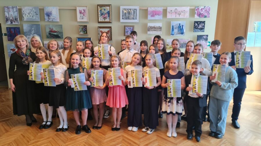Panākumi klavieransambļu konkursā Nīcā